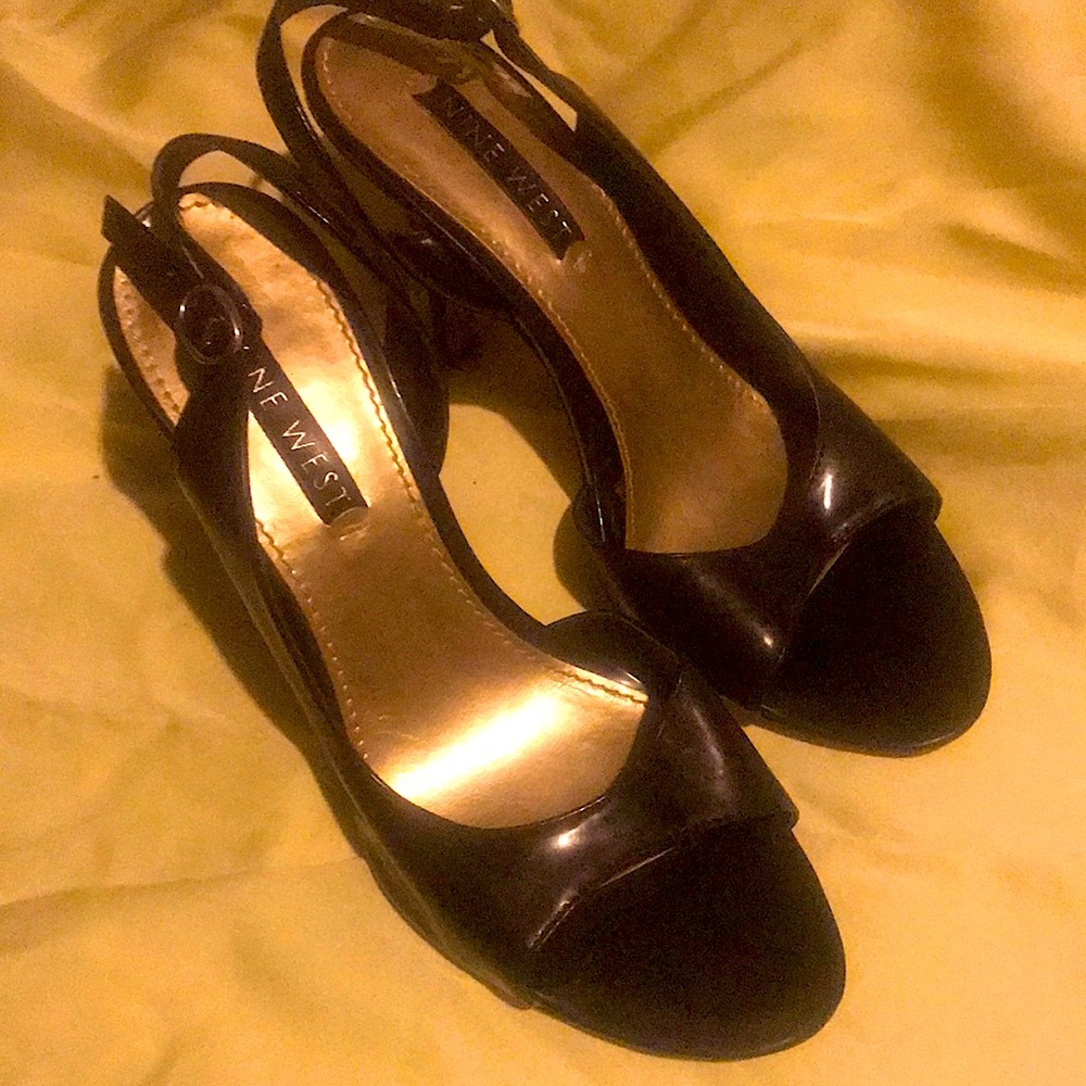 Open toe dainty heel